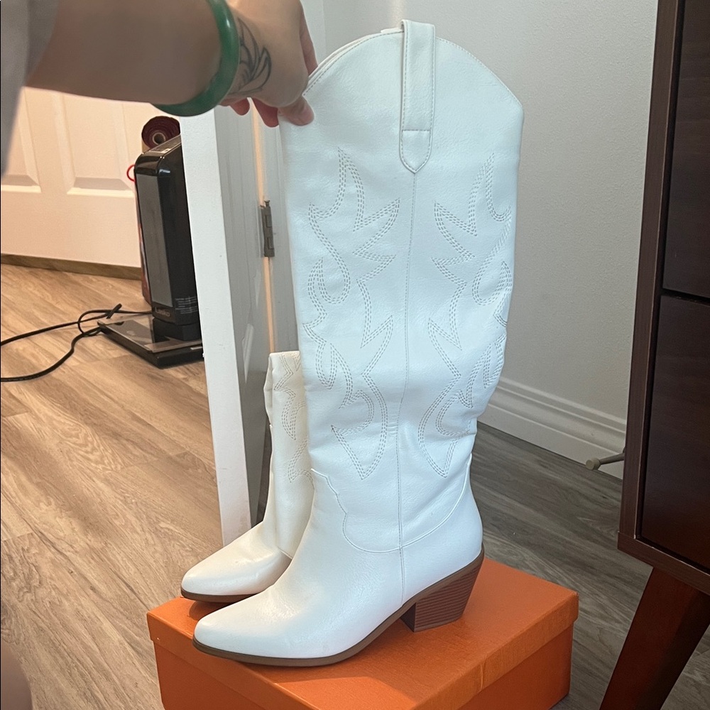 White Western-Style Cowboy Women's Boots (Knee High)